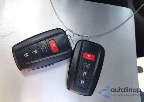 2021 Toyota Highlander Le z USA, uszkodzony, nr VIN 5TDBZRBH6MS082566